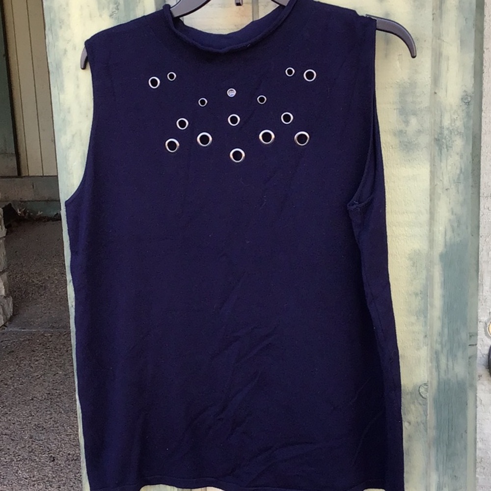 CUTE LAYERING SLEEVELESS NAVY TOP WITH GROMMET DETAILS, XL - Picture 5 of 5